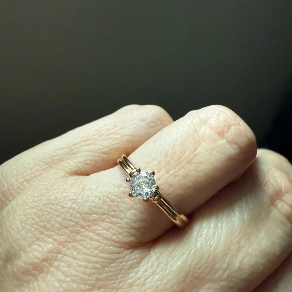 NEW! Pretty Bird Jewelry Solitaire Round-Cut Cubic Zirconia Ring size 8.75 - Picture 8 of 12